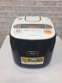 2017年製　アイリスオーヤマ　5.5合炊き　銘柄炊きジャー炊飯器　RC-MA50-B