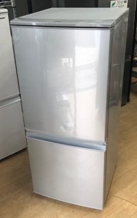 2017年製　シャープ　2ドア冷蔵庫　SJ-D14C-S