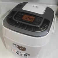 2019年製　アイリスオーヤマ　マイコンジャー炊飯器　ERC-MC30-W