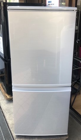 2016年製　シャープ　2ドア冷凍冷蔵庫　SJ-D14B-S