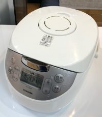 2017年製　東芝　IHジャー炊飯器　RC-10HK
