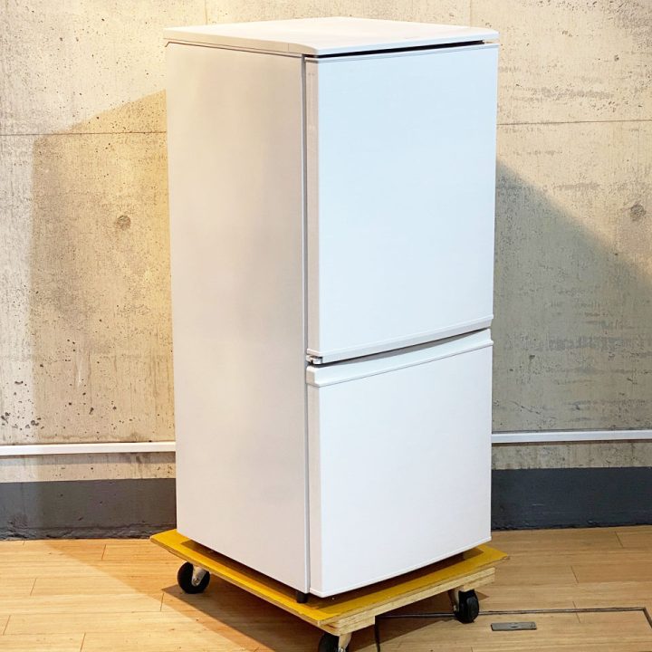2017年製 シャープ 冷蔵庫 SJ-D14C-W C1375 | 中古家電と中古家具 